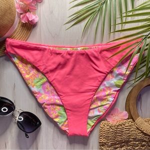 MAAJI • Floral Reversible Sublime Classic Bikini Bottoms 🏝️👙🍹